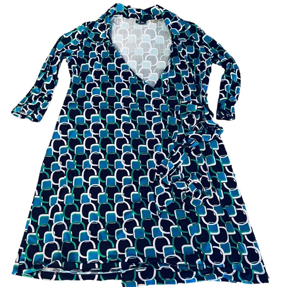 Geometric Chainlink Wrap Dress - Picture 4 of 10